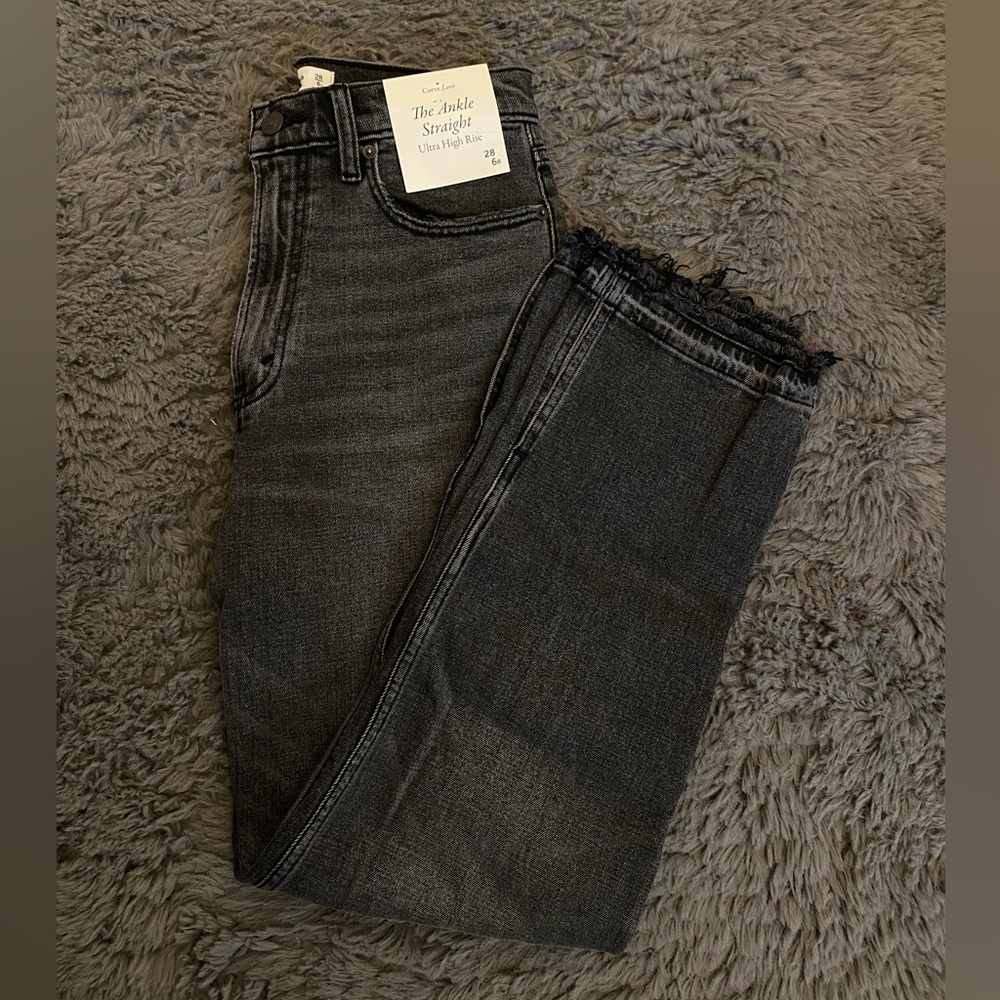 Abercrombie & Fitch, Curve love ankle straight jeans.